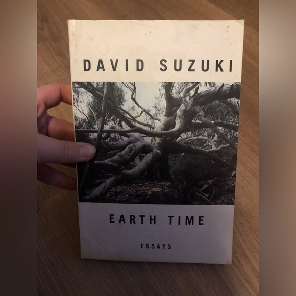'David Suzuki ‘Earth Time' Essays Book - Picture 1 of 2